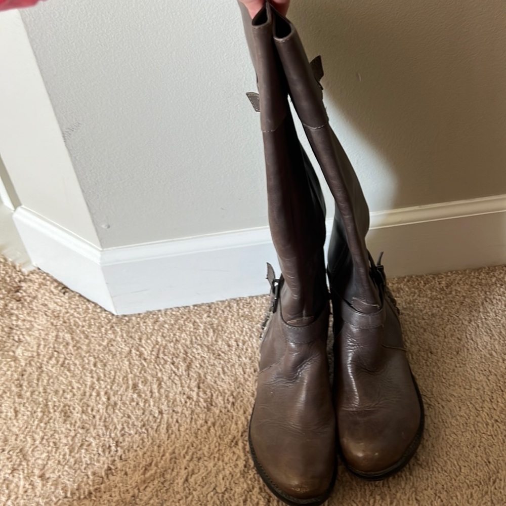 Gianni Bini Grey boots